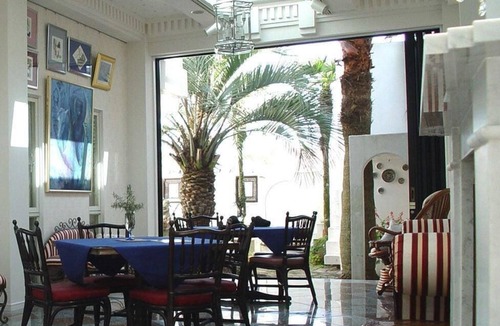 Kamogawa House | Arabianart Hotel & Gallery