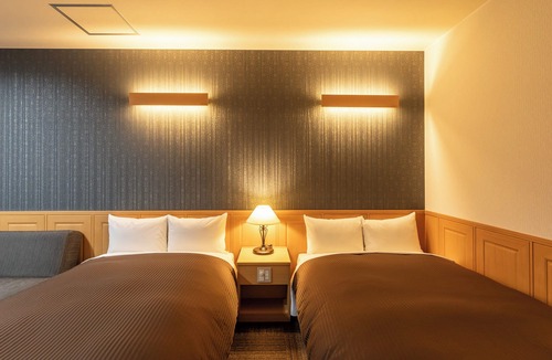 Miyoshi Hotel | Awaikeda Ekimae Hotel Eleven