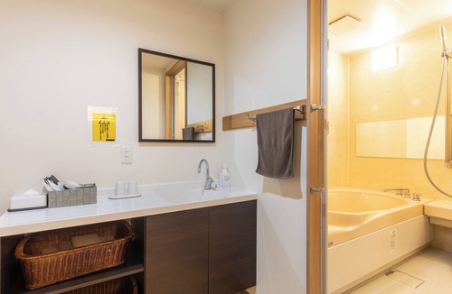 Miyoshi Hotel | Awaikeda Ekimae Hotel Eleven