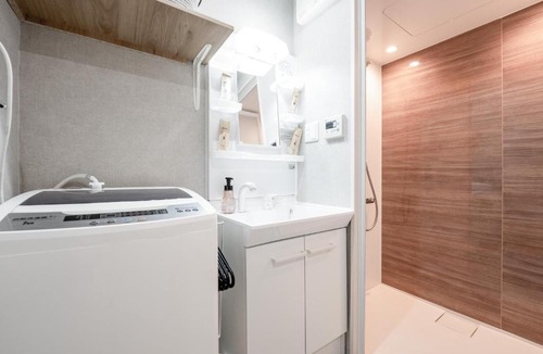 Sennichimae Apartment | b&黒門4号店