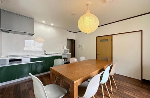 Hatsukaichi Apartment | b hotel Kaniwasou 301 Minute walk from Miyajima Pier for 11ppl