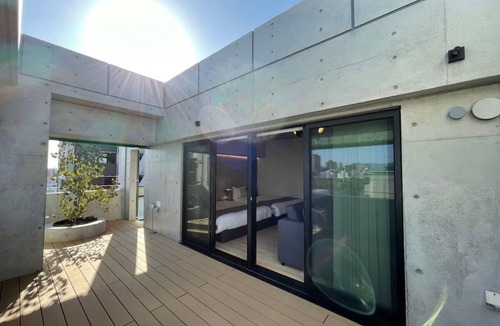 Hiroshima City Centre Apartment | b hotel Neko Yard | Scenic Studio with Jacuzzi