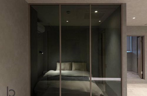 Hiroshima City Centre Apartment | b hotel WAKO Hiroshima Ekimae BLD - Modern Apt with 2 Bathrooms