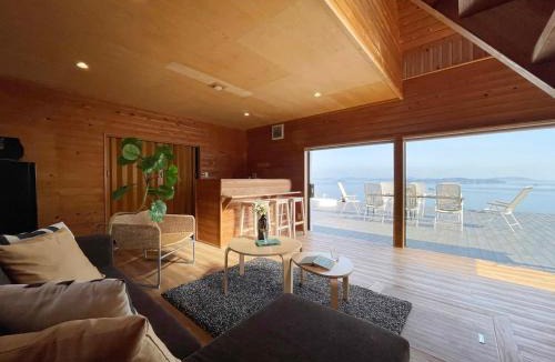 Kurahashi House | b local Umitosora - 2 BR Villa with Breathtaking Ocean View for 10 Ppl