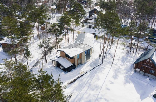 Iimori Ski Chalet | Base 47 Hakuba by Jade Villa