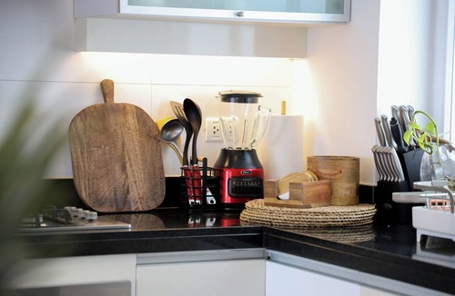 Santa Cruz Apartment | BE ALOHA | Elegant Stay | 2 Blocks from the Malecón