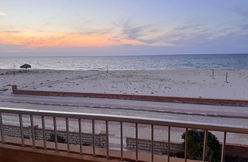 Al-Hammam House | Beachfront Villa Sea View First Row