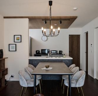 Ginowan Villa | Black Grove House