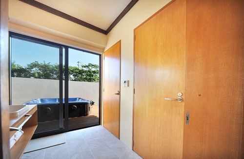 Sumuide House | Blu With Jacuzzi and Garden Elegant Villa Stay /Nago Okinawa