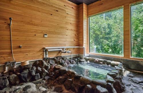 Nasu House | -Blue Tree- 巨大すべり台と岩風呂と太鼓の達人とBBQ楽しむ遊園地目の前の欲張り別荘