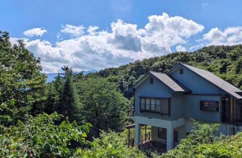 Nasu House | -Blue Tree- 巨大すべり台と岩風呂と太鼓の達人とBBQ楽しむ遊園地目の前の欲張り別荘