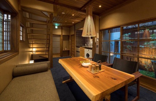 Sannenzaka Ninenzaka House | Bonbori an