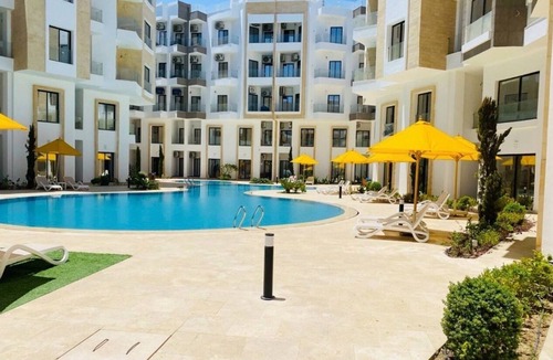 Al Ahyaa Apartment | Brand-new cozy studio with pool, gym & restaurant