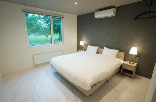 Furano Villa | Brand New Private Villa 雪の音 8 mins to ski field
