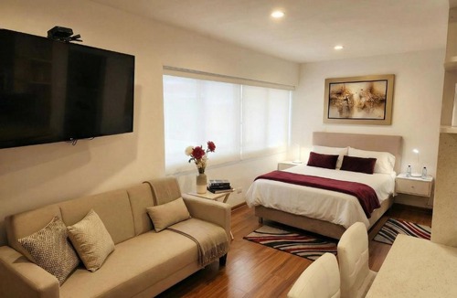 Miraflores Apartment | Bright 1BR close to boulevard