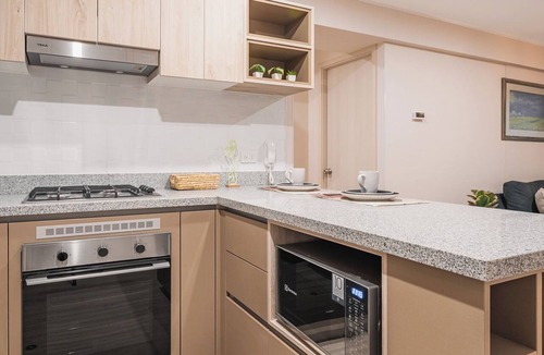 Petit Jean Ocharan Apartment | Bright Premium AC 1BR · Larco · 24h Reception