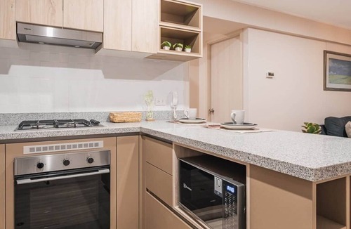 Petit Jean Ocharan Apartment | Bright Premium AC 2BR · Larco · 24h Reception