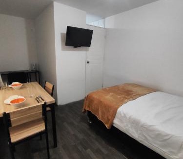 Armendariz Apartment | Cómoda habitación con baño privado cerca a Larcomar
