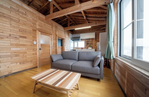 Niki House | C-FLAT