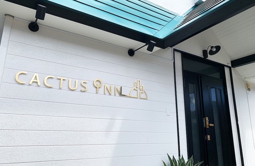 Aoshima Hotel | Cactus Inn