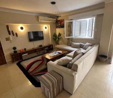 Heliopolis Apartment | Cairo Airport Sheraton Al-Matar lovely sunlit flat
