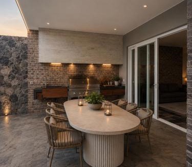 Chorrillos Cabin | Casa Catalina - Oceanfront house Lima