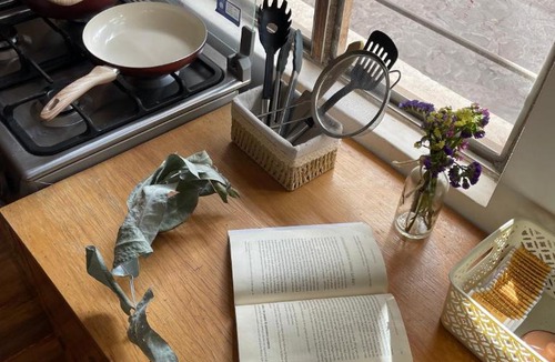 Urubamba House | Casa Paqocha Urubamba - Hotel & Garden - Shared Kitchen and Hot Water