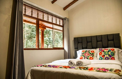 Ollantaytambo House | casa piedra blanca