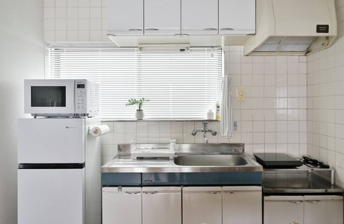 Ikuno House | Casa Sun Tsuruhashi | Whole House 1 min to Koreatown, 2BR + Private Rooftop