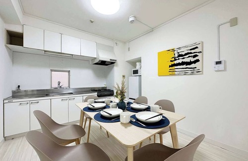 Hiroshima City Centre Apartment | Central 3 BR Near Peace Park for 9 ppl