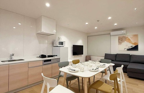 Hiroshima City Centre Apartment | Central 3BR Apt Close to Shopping & Dining