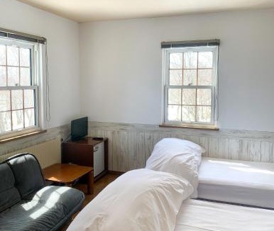 Niseko Ski Chalet | Chalet Banff - 6 bedroom 6 bathroom Ski Lodge