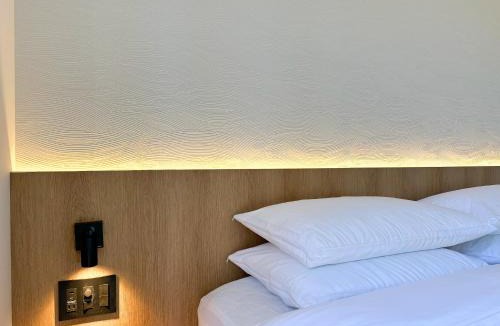 Hokujo Ski Chalet | Chalet Hikaru - A Light-Filled Luxury Retreat 4BR