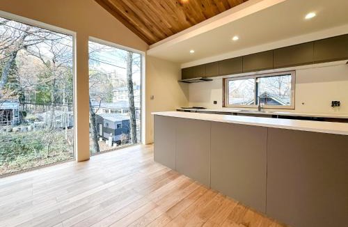 Hokujo Ski Chalet | Chalet Hikaru - A Light-Filled Luxury Retreat 4BR