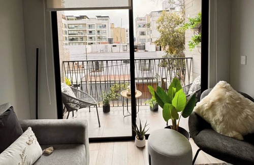 Santa Cruz Apartment | Charming 2 bedroom apartment. Closer to waterfront!