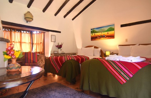 Urubamba Hotel | Charming Classic Room – Ideal for Couples with One Child