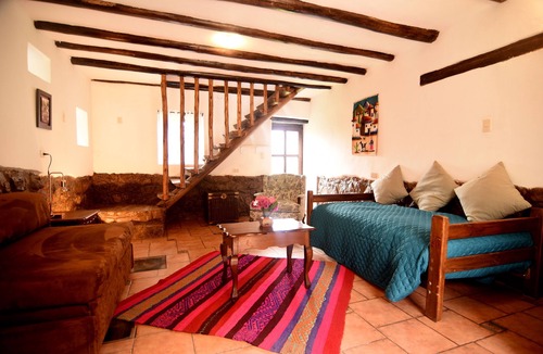 Urubamba Hotel | Charming Classic Room – Ideal for Couples with One Child