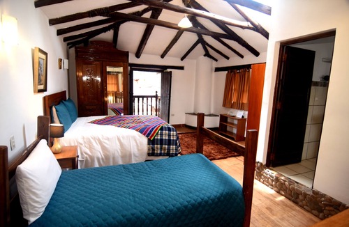 Urubamba Hotel | Charming Classic Room – Ideal for Couples with One Child