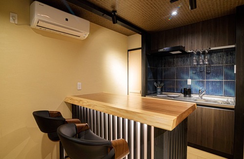 Gion House | Chiyo Hazuki facility, located by Shirakawa, in the heart of touristic places.