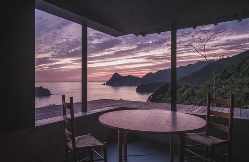 Minamiizu Villa | Cliff Cabin, Architect-Restored, Ocean Views
