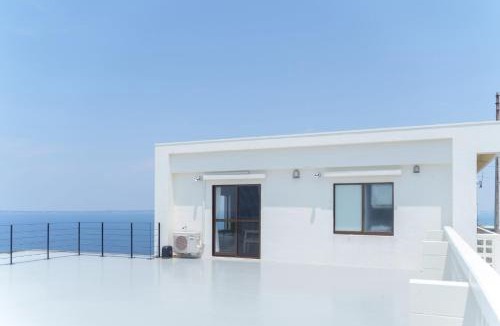 Miyakojima Villa | Cliff Sky