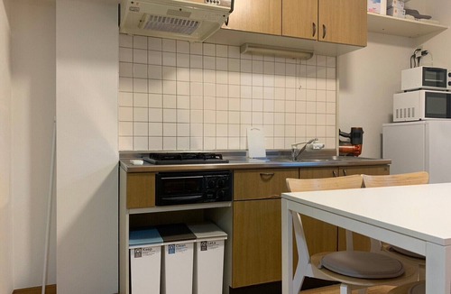 Honmachi Apartment | Compact 2DK apt in west Shinjuku