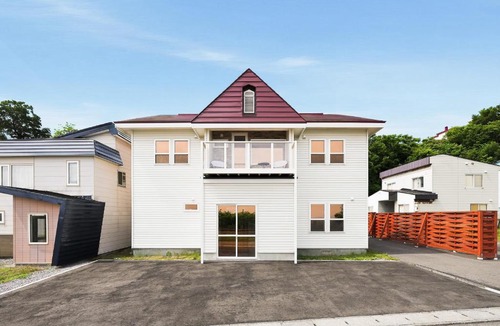 Asari House | Cosmos Blanc