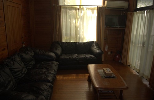 Onna House | Cottage, wi-fi available, BBQ terrace available, 2 parking lots, 5 min walk to the beach, convenience store walking distance, bathtub available