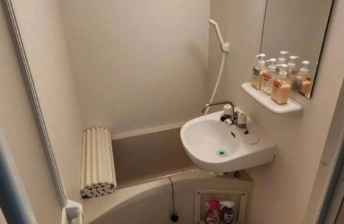 Higashishinkoiwa Apartment | Cozy 1-bedroom apartment in fantastic Katsushika City with AC