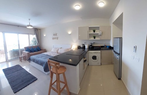 Dahar Apartment | Cozy, Calm Studio in Veranda Sahl Hasheesh Resort with AC and Wifi