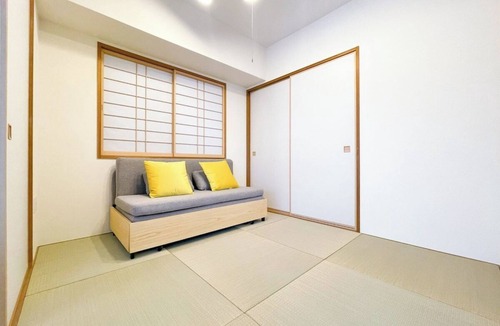 Shinmachi Apartment | Cozy Stay in Naniwa Ward, 9-Min Walk to Namba Station