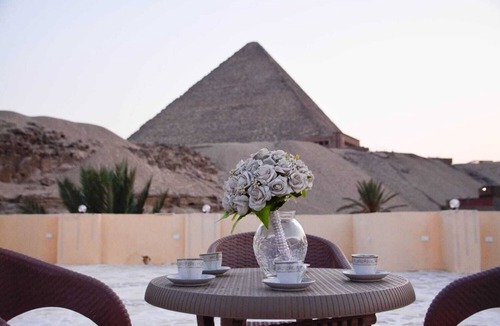 Al Haram House | Crystal pyramid inn