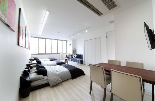 Naka Ward Hotel | Culinary Bed&Art 402