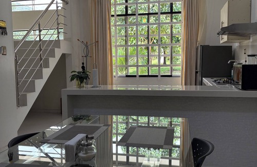 Jaen Apartment | Dúplex vista al parque , cochera, aire acondicionado